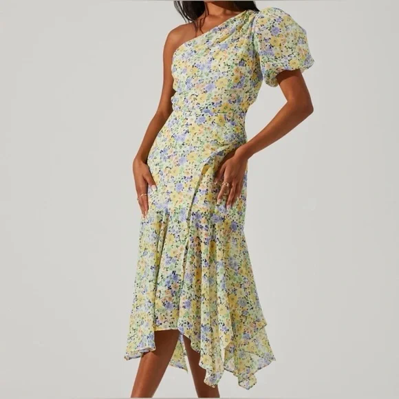 ✨ ASTR‎ The Label Santorini Floral One Shoulder Dress Yellow Green S ✨