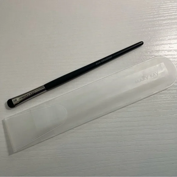 Mary Kay Eye smudger brush
