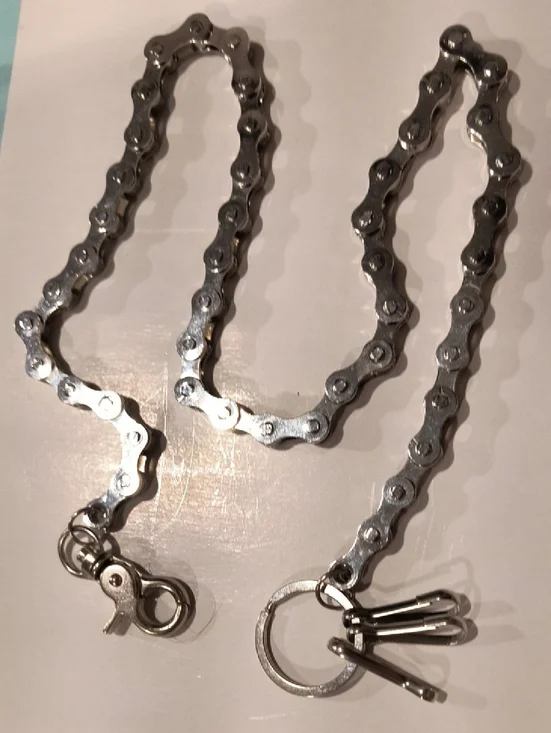 Silver-Tone 28