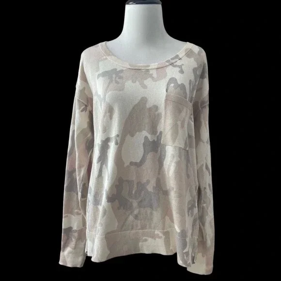 Sanctuary beige cream Camo sweater XS