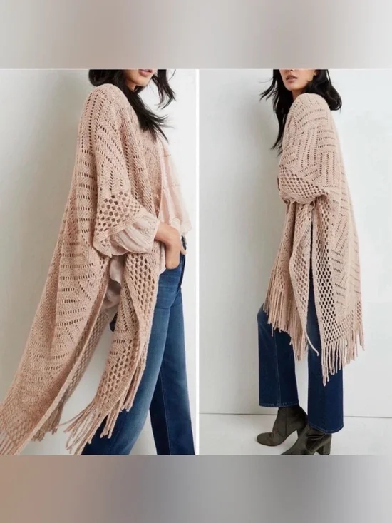 ANTHROPOLOGIE AKEMI + KIN Alva Wrap Tan Chevron Knit Fringe Poncho Cardigan OS