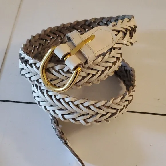 New with tags womens leather white belt in different sizes 32