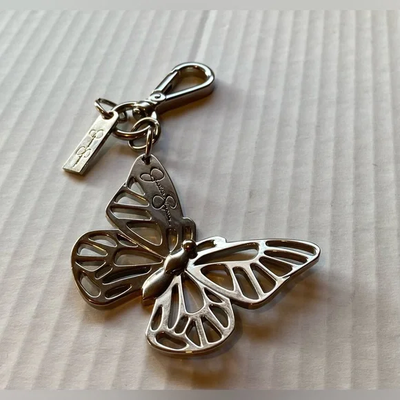 JESSCA SIMPSON Chic Silver Butterfly Key Holder🤍