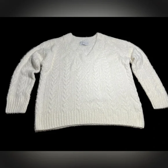 Lucky Brand V-neck oversized eyelash White Cable Knit Sweater Size Small