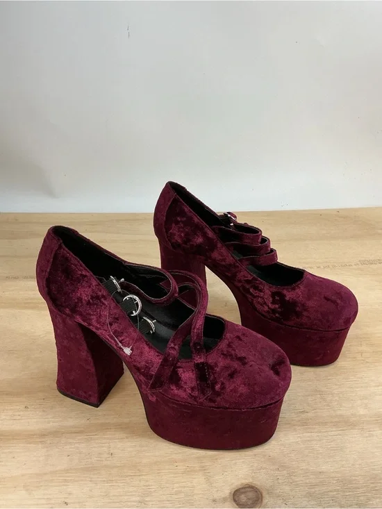 dELiA*s Burgundy Velvet Platform Mary Jane Heels Size 9