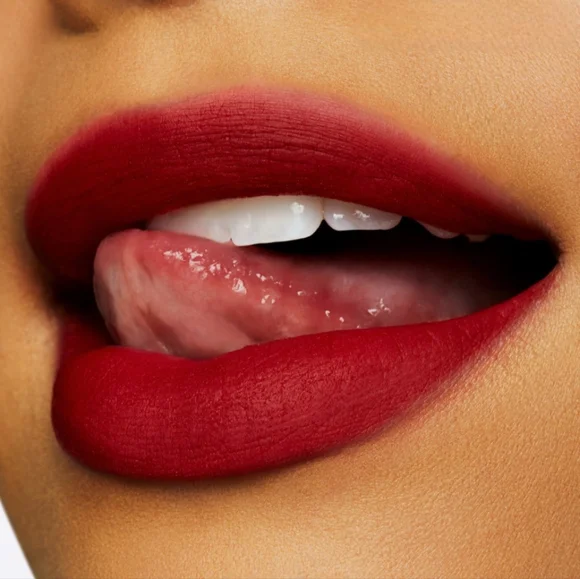 MAC FASHION SWEETIE 995 Liquid Lipstick NIB Lipcolour Last one! deep red satin