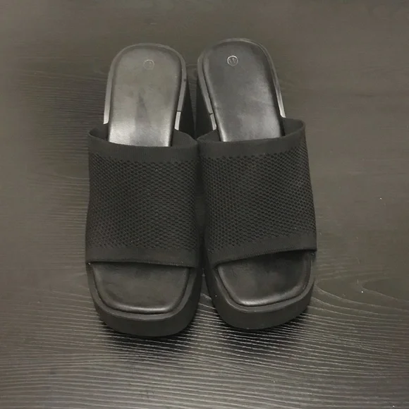 Chic Black Platform Slides | Minimalist Streetwear Wedge Sandals (EU 41 / US 10)