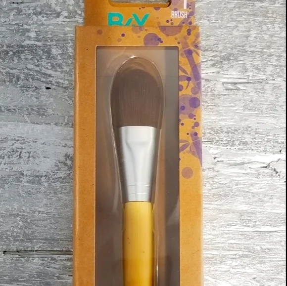 B4F foundation brush