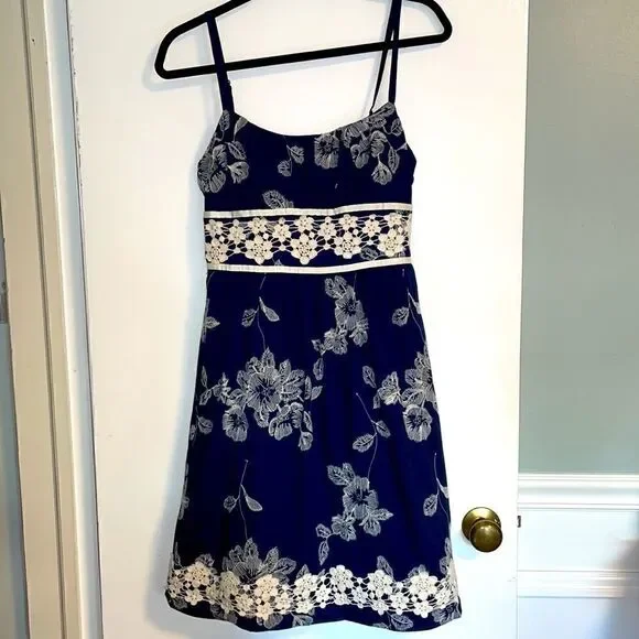 Dressbarn embroidery & lace spaghetti strap empire style floral dress size 6