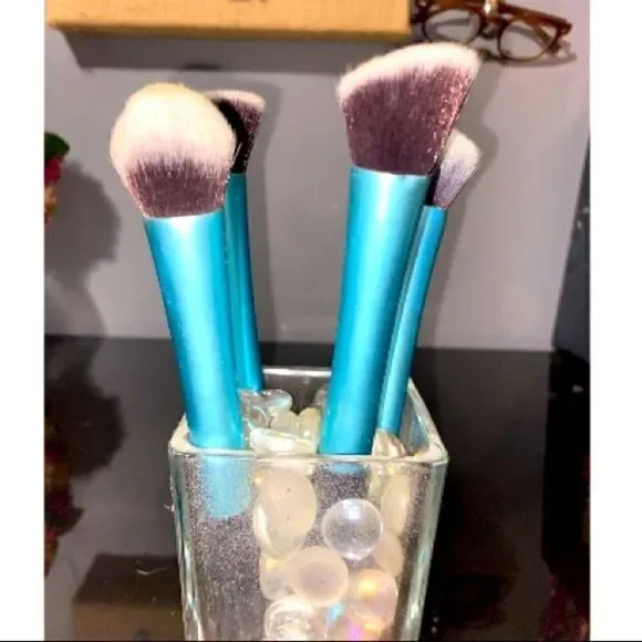 💚 4 Unused Makeup Brushes 2/$10 💚