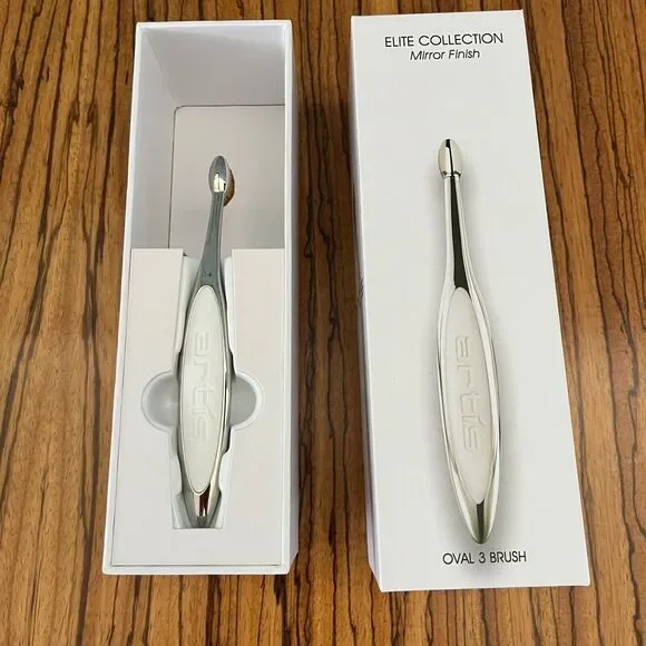 Artis Elite Collection Mirror Finish Oval 3 Makeup Brush