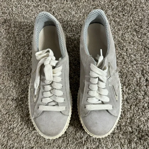 The Shoe Box Platform Tennis Shoes Size 6