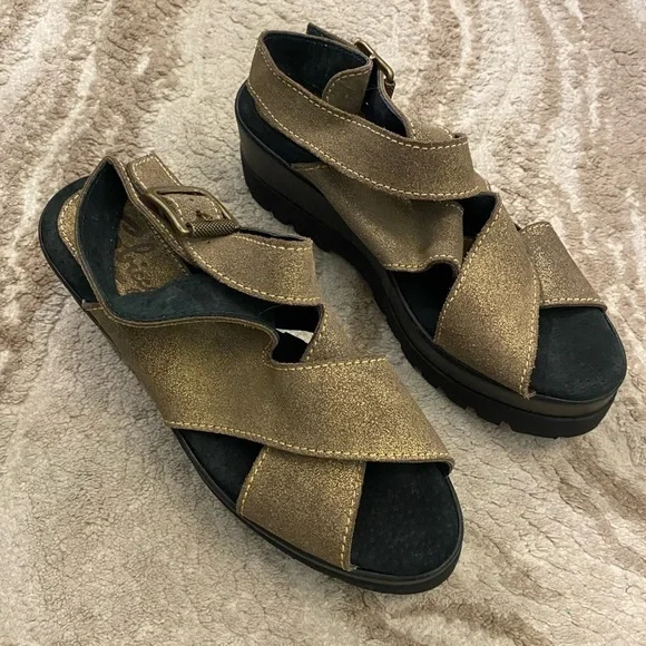 Sbicca Women’s Vintage Collection Platform Leather Sandals Size 37 in Brown