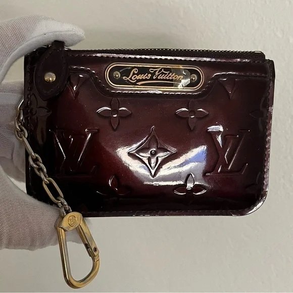 Louis Vuitton Burgundy Vernis key Case Pouchette Amarante Monogram EUC