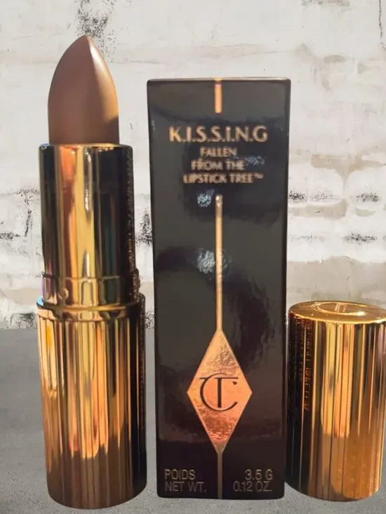 Charlotte Tilbury K.I.S.S.I.N.G Lipstick in Yes Honey NIB