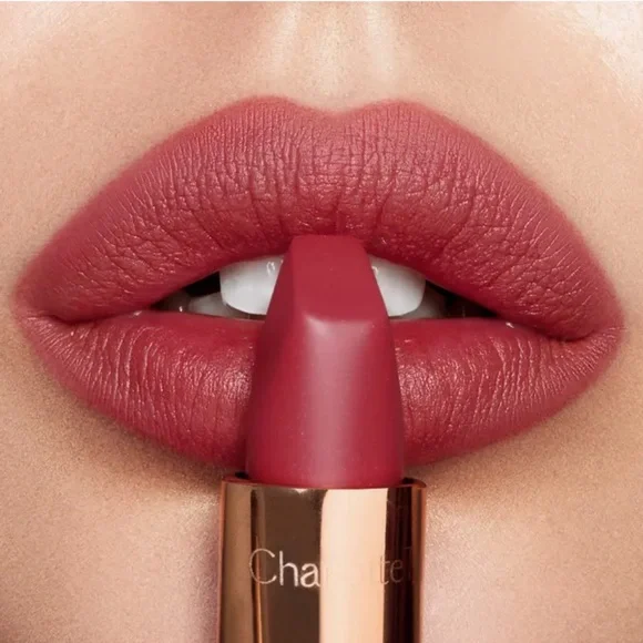 CHARLOTTE TILBURY Matte Revolution Lipstick- M.I. KISS