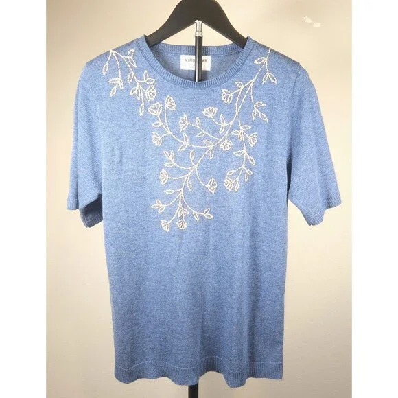 Vintage Alfred Dunner Womens Medium Blue Floral Embroidered Sweater Top USA