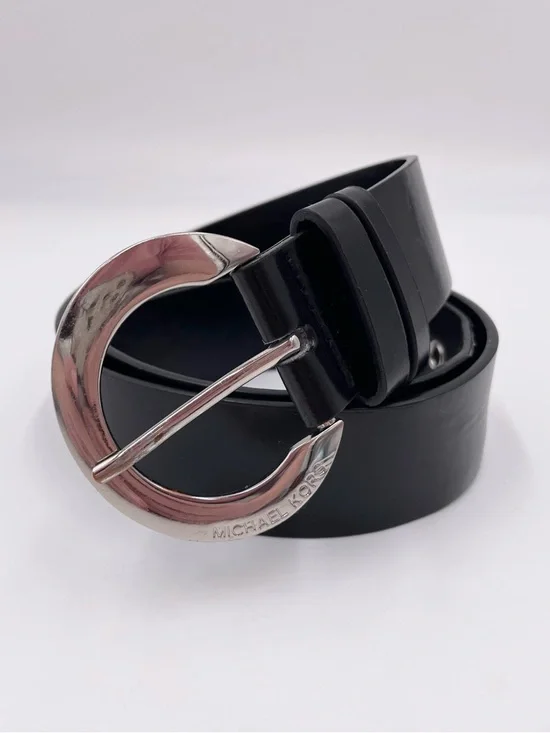 MICHAEL Michael Kors Black Faux Leather Belt Silver Round Buckle Grommets Y2K