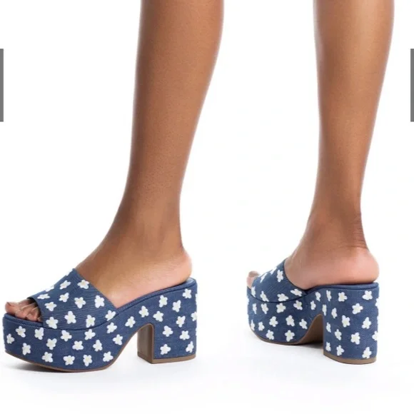 Larroude Miso Platform Sandal