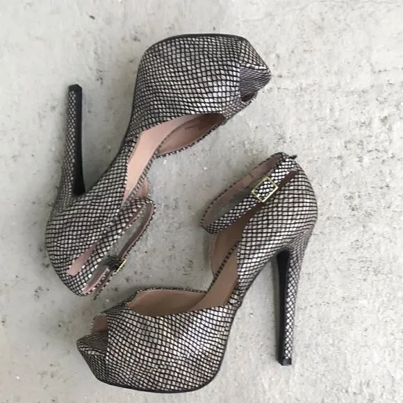 Betsy Johnson Belee platform