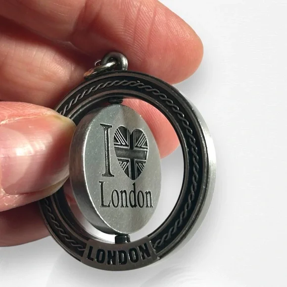 London Rotating Keyring England Travel U.K. Essential