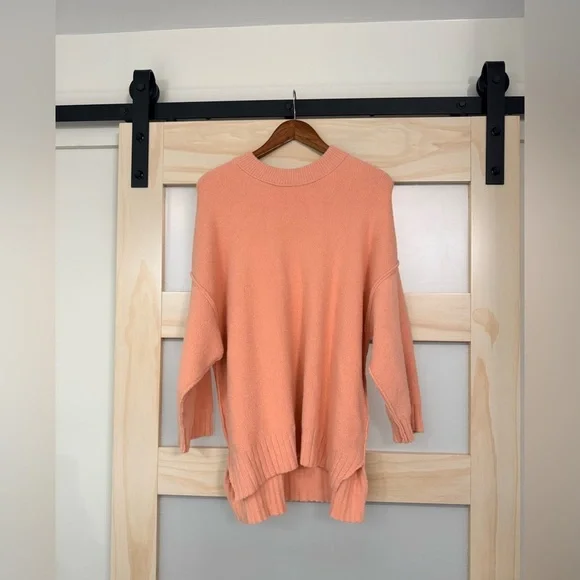 Free People Oversized Blush Pink Knit Sweater XS Hi-Low Cozy Pullover