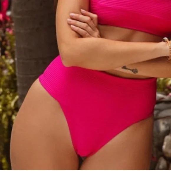 L*SPACE Desi Ribbed Bikini bottoms | bougainvillea pink | revolve bikini