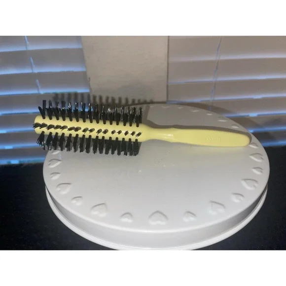 Vintage Avon Full Round Brush Yellow Black Bristles 1970-80's