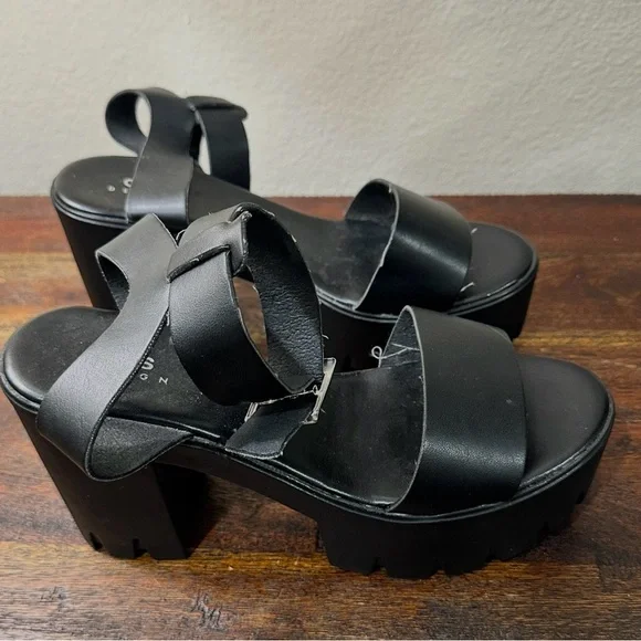 Women's Asos‎ Black Platform Sandals size 8