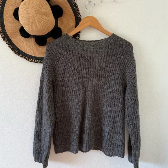 Uniqlo Gray Mohair Wool Sweater Oversized Cozy Chunky Knit Size Small