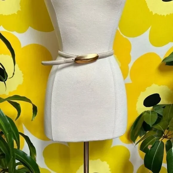Sleek Vintage 80s Cement Colored Leather Belt with Matte Gold Beveled Buckle