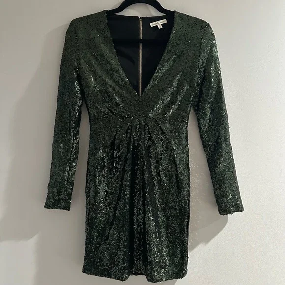 Charlotte Russe Sequin Mini Dress Womens XS Green Excellent Long Sleeve V-Neck‎