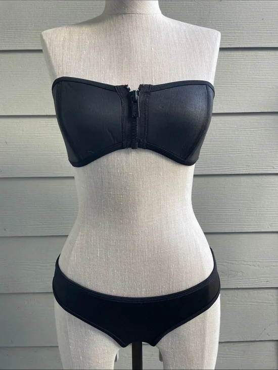 triangl swimwear Black Strapless Front-Zip Bikini Set