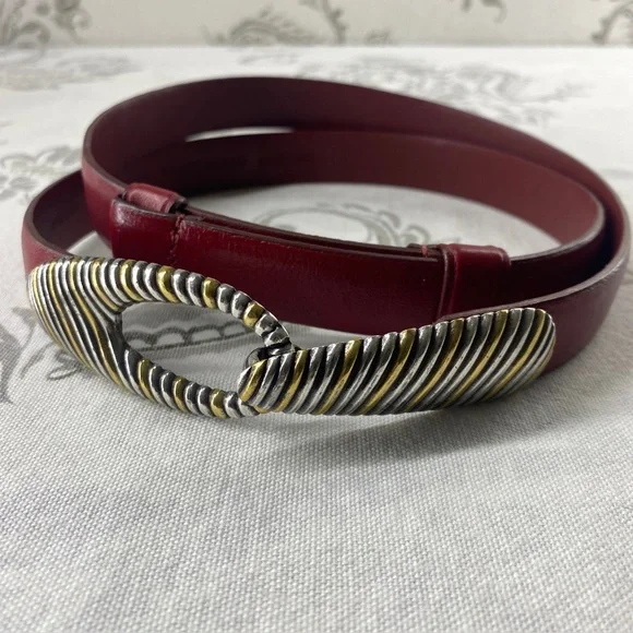 CHICO'S Red Leather Adiust Belt M/L‎ Silver/Gold Hook Buckle