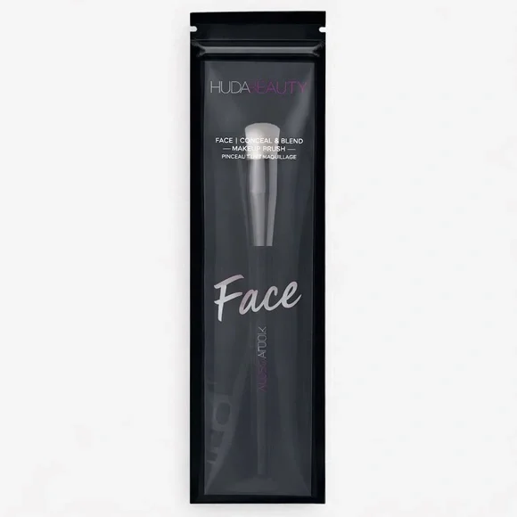 ✨ Huda Beauty Face | Conceal & Blend Makeup Brush ✨