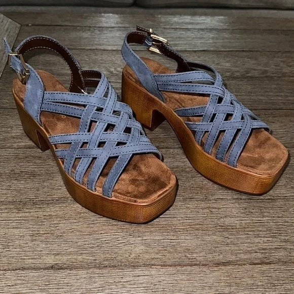 House of Harlow 1960 Georgia Platforms