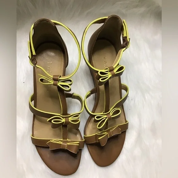 Talbots Women Shoes Genuine leather upper. Size 5M, color brown.