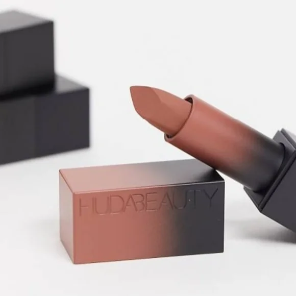 HUDA Beauty Matte Lipstick in Board Meeting (Soft Mocha Nude)