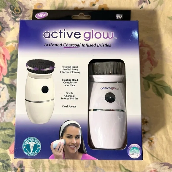 As Seen On TV Active Glow Makeup Brush - White and Purple
