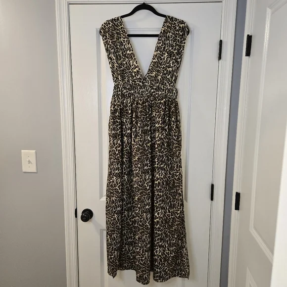 AMERICA & BEYOND Leopard Print Maxi Dress / Coverup With Stretch Waist Size Smal