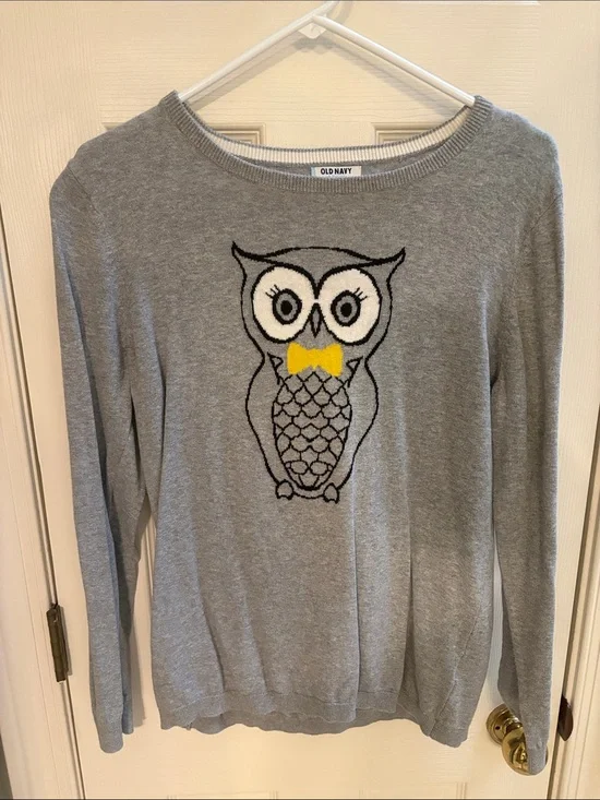 NWOT Old Navy Gray Sweater with Yellow Bow Owl Graphic