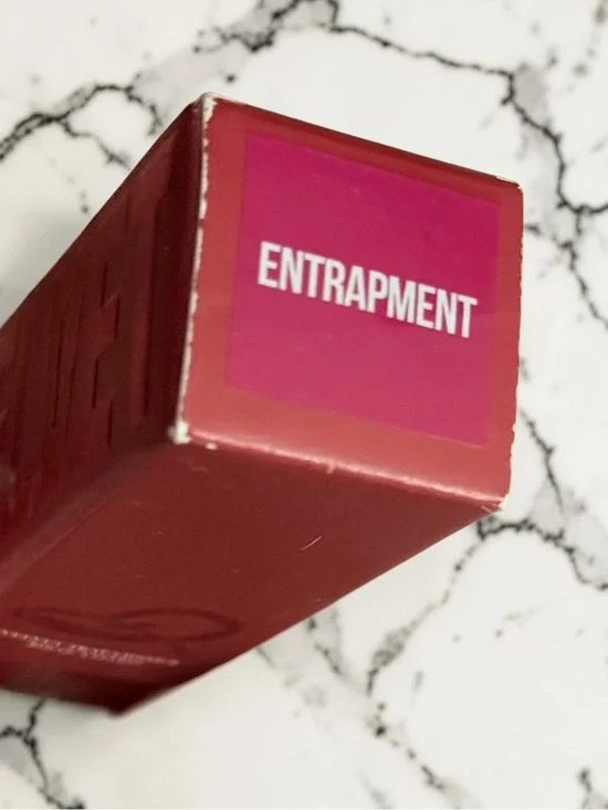 Jeffree Star NIB Velvet Trap Lipstick in  Entrapment