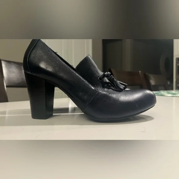 Born Crown Kylin Merlino Veg Leather Stacked Block Heel Size 9