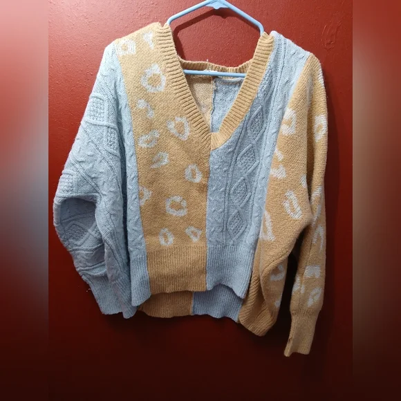 Two-Tone V-Neck Women Sweater