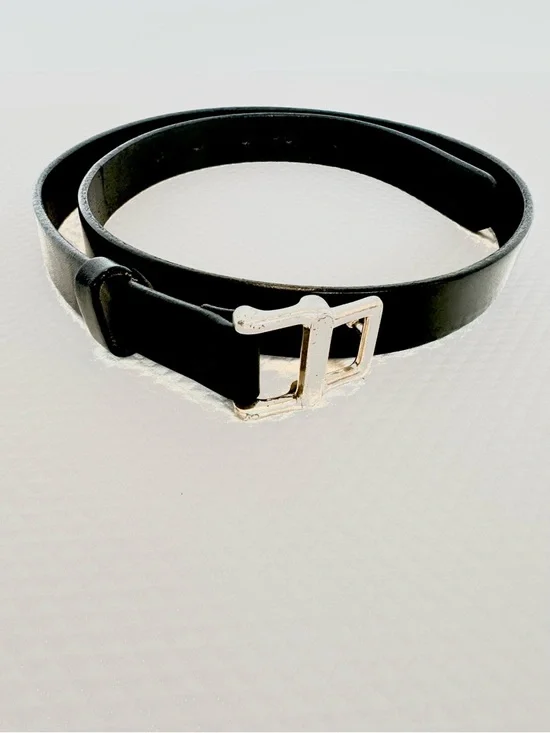Banana‎ Republic Black Leather Belt with Silver Pop in Buckle EUC 1 inch wide