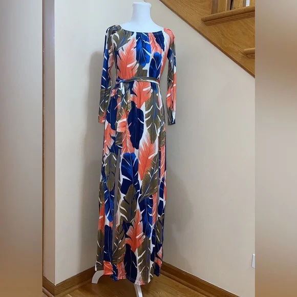 Women’s Beach Casual Dress Size Medium Floral Leaves Vibrant Color 2 Front Slits