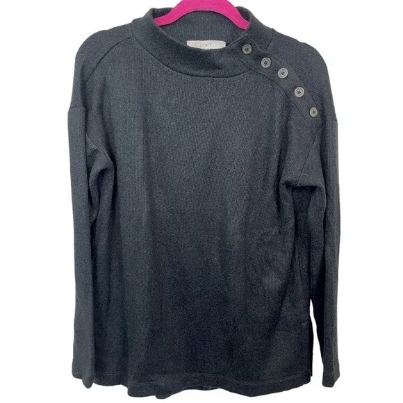 🥑5/$25 Loft cozy button shoulder black Sweater sz M