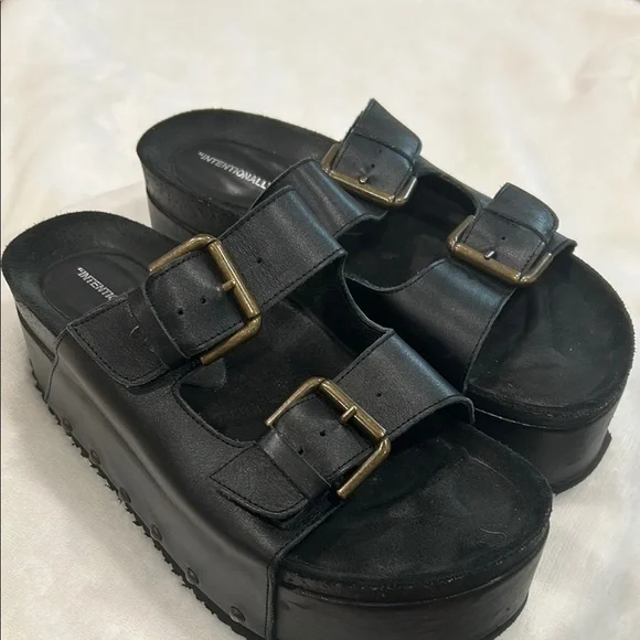 FREE PEOPLE INTENTIONALLY BLANK Black Platform Sandals with Gold Buckles