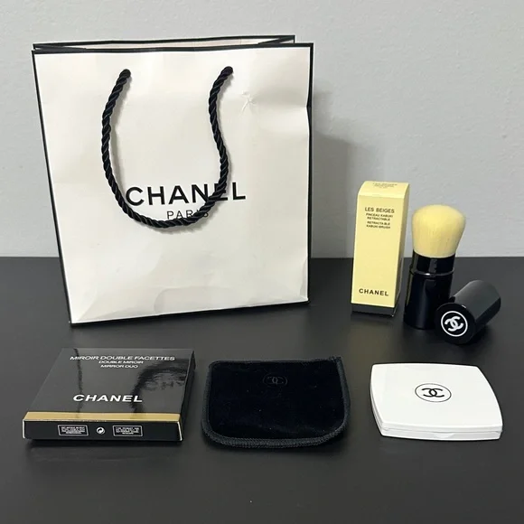 💯% Authentic CHANEL Set.Includes Gift Bag, Mirror & Dust Bag,Box & Makeup Brush.
