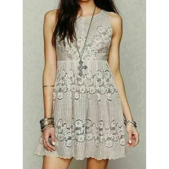 Free People‎ Rocco Lace Mini Dress Size 4 Cream Boho Crochet Open Back